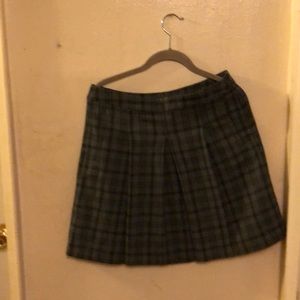 Grey plaid pleated skirt.